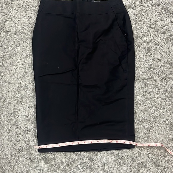 Women's RW&Co Midi Pencil Skirt Size 4 - Picture 6 of 6